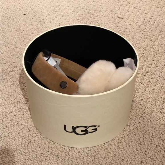 Ugg Earmuffs NWT